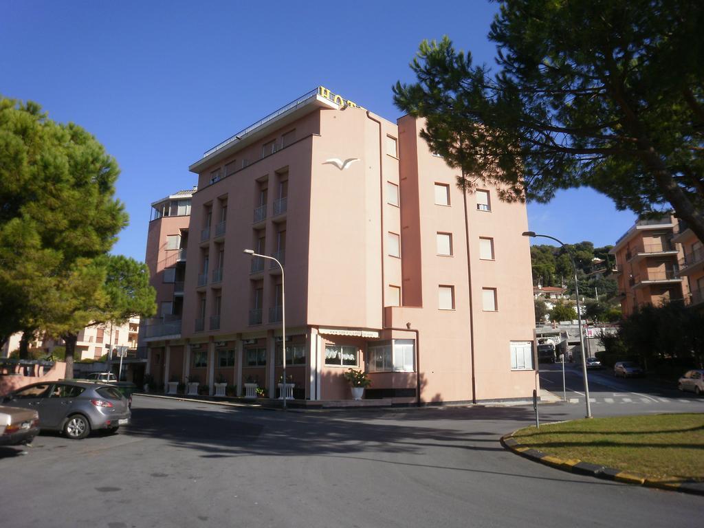 Hotel I Due Gabbiani Citr 9006 Marina dʼMarina dʼAndora Exterior foto