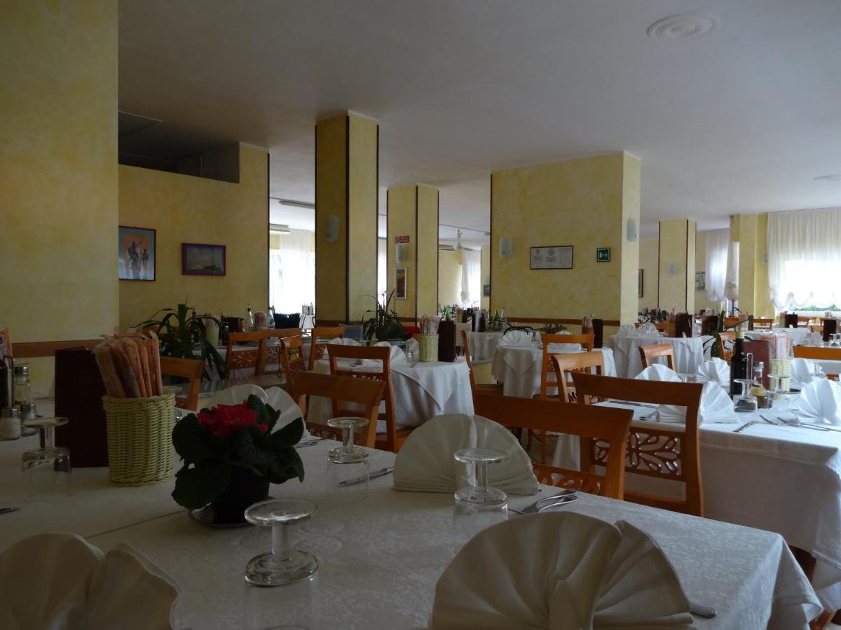 Hotel I Due Gabbiani Citr 9006 Marina dʼMarina dʼAndora Exterior foto