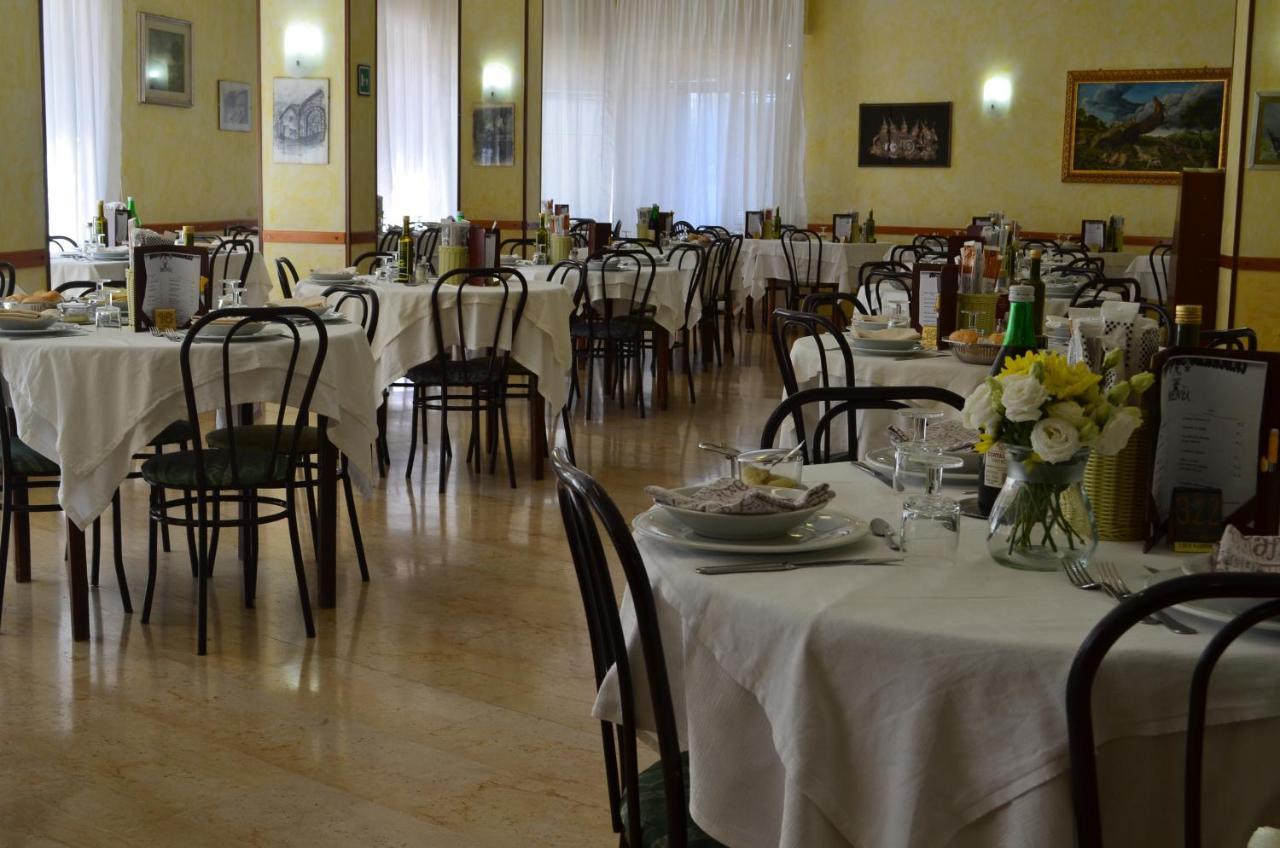 Hotel I Due Gabbiani Citr 9006 Marina dʼMarina dʼAndora Exterior foto