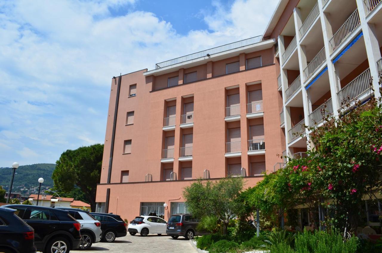 Hotel I Due Gabbiani Citr 9006 Marina dʼMarina dʼAndora Exterior foto